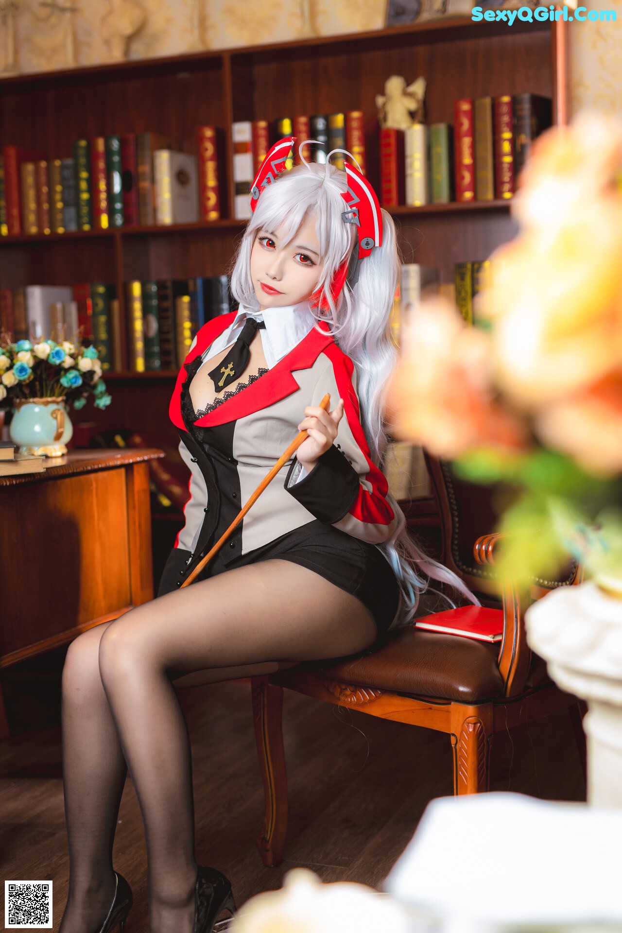 View - [Momoko葵葵] Prinz Eugen 欧根亲王 Teacher Ver. - ArtXGirl.com